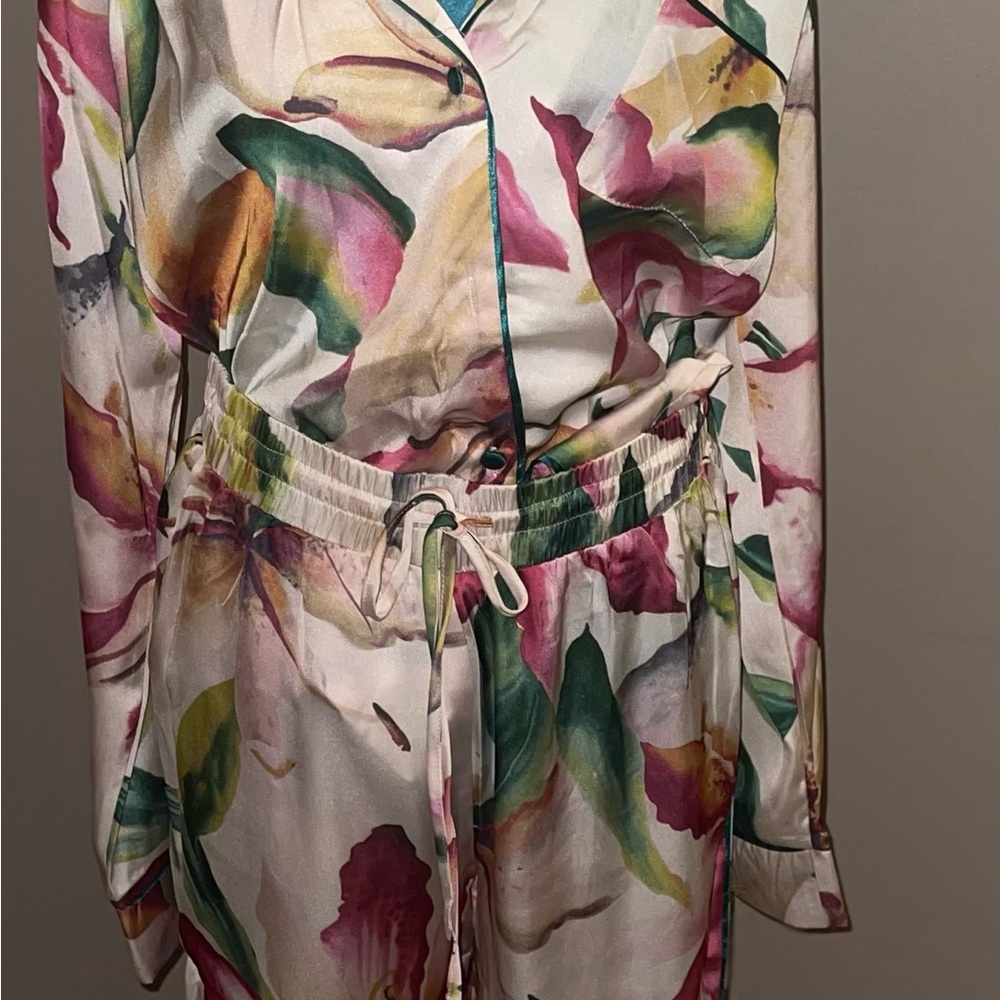 Floral Satin like vacation pant Set